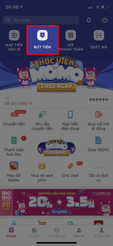 Truy cập ứng dụng MoMo, sau đó chọn biểu tượng Rút Tiền.