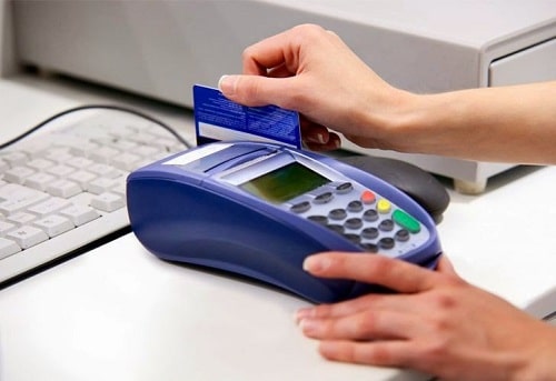 Hình thức giao dịch quẹt thẻ tín dụng lấy tiền mặt chưa được pháp luật thừa nhận