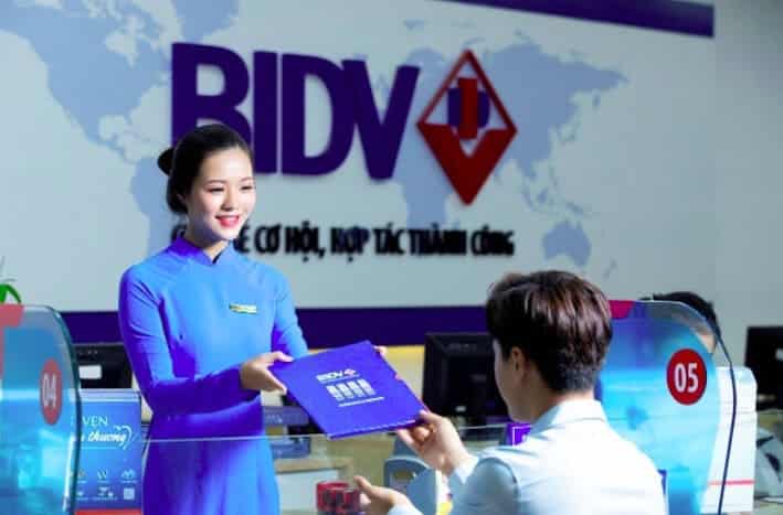 Nhân viên BIDV sẽ tư vấn các gói vay phù hợp cho bạn