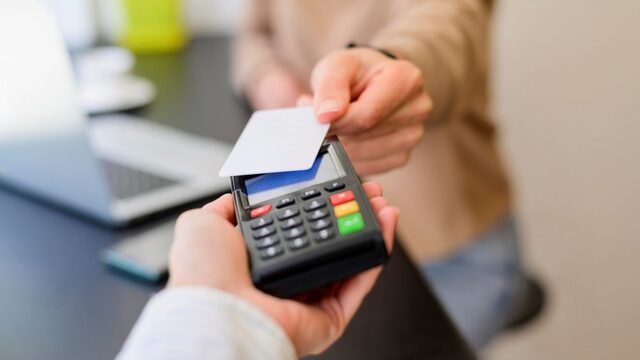 Rút tiền thẻ tín dụng qua máy POS